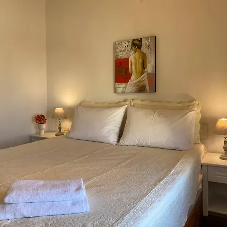 아파트 Nikita's Apartment, With Seaview 칼라마키