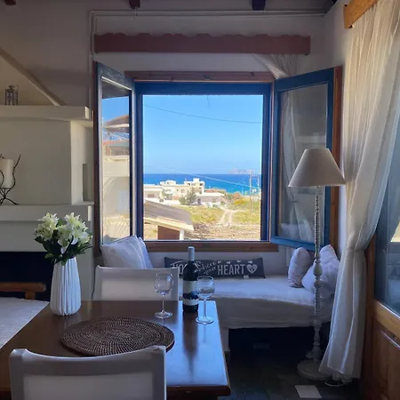 Nikita's Apartment, With Seaview 아파트 칼라마키
