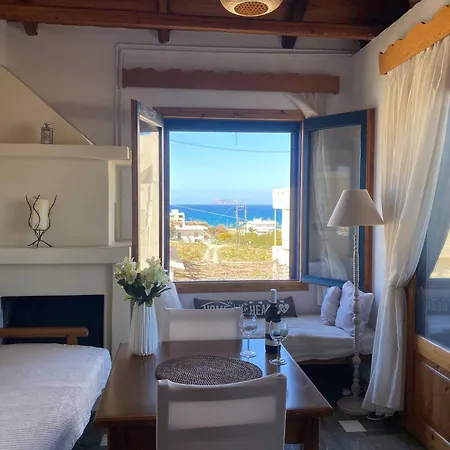 Nikita's Apartment, With Seaview 아파트 칼라마키